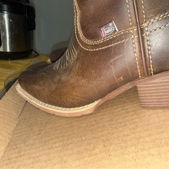 Justin Boots Brown Heeled Boots - Picture 5 of 11